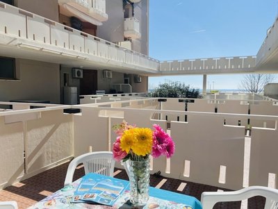 Seafront Residence With Terrace