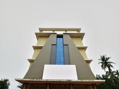 Capital O 13489 Garuda Comforts