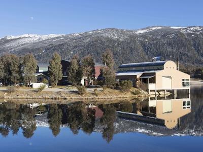 Novotel Lake Crackenback Resort & Spa