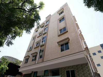 OYO 22736 Anuguna Tulasi Grand