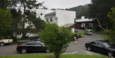 Taiping Lake Clove Garden Hotel