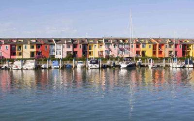 Bright Apartment Near the Beach With a Lovely Terrace by Beahost Rentals
