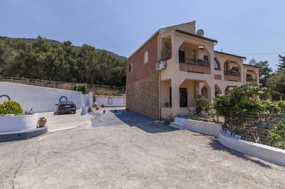 Loukia Luxury Apartments