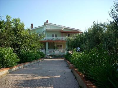 Panoramic Apartment in Villa With Pool and Garden Wi-fi