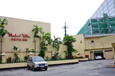 Mahal Kita Drive Inn