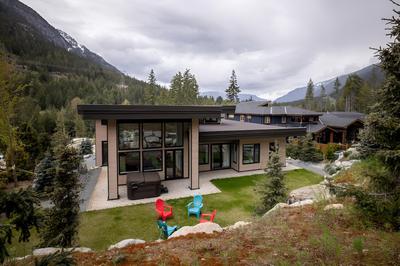 Wedgewoods 9100 by Whistler Premier