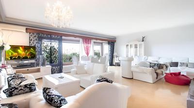LUX Beach House Barcelona with Pool & Hot Tub, Beach Access