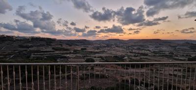 Modern 4-bed Home in Ix-xaghra, Valley View Pool