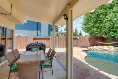 Sacramento Home w/ Fire Pit: 15 Mi to Downtown!