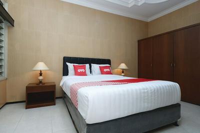 OYO 1843 Cahya Nirwana