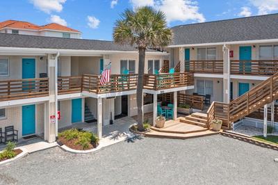 The Beach House Motel & Suites