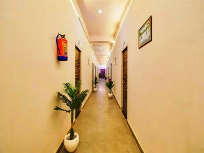 Syrus Hotel