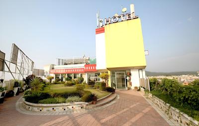 OYO 1496 Hotel Sky 5