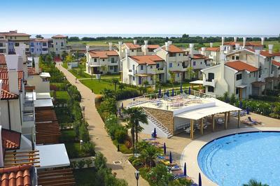 Apartment in Lido Altanea Est With Terrace