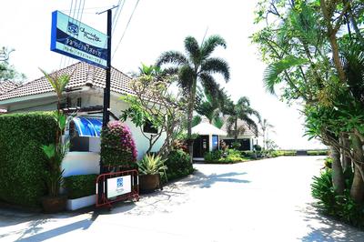 Chomtalay Resort at Had Chaosamran Beach