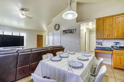 Hike, Golf & Ski: Family Home in South Jordan