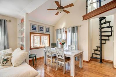 Beautiful Portsmouth Cottage By the Sea w/ Jacuzzi
