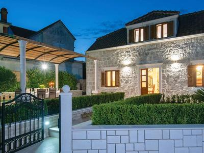 Holiday Home Loviste-three Bedroom Holiday Home With Pool and Sea View