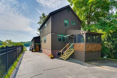 Three Family Lake House in Queensbury!