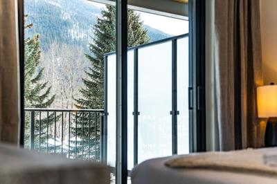 Peaks and Birdies by Revelstoke Vacations