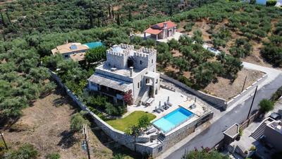Entire Castle Amazing Sea View and Swimming Pool