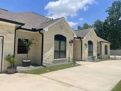 IAH SPHERIC Mini-mansion