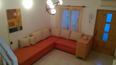 Rest - Comfortable & Close to Center - A1
