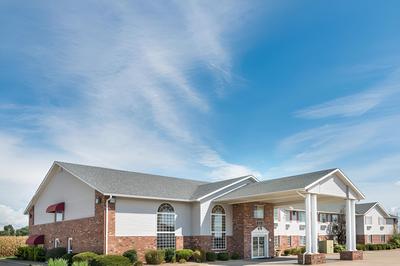 Super 8 by Wyndham Jerseyville, Photo 2