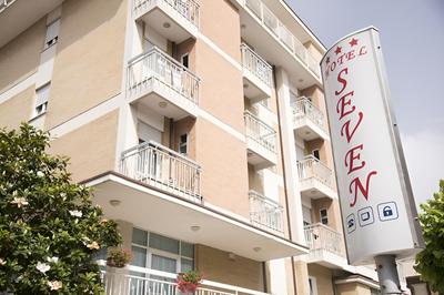 Hotel Seven