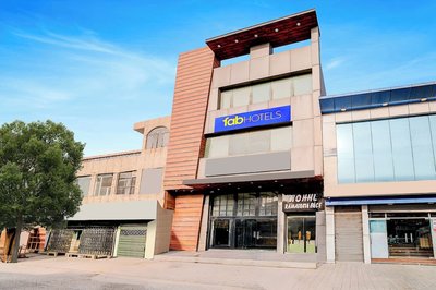 Fabhotel Ramaya Palace