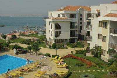 DIAMOND Apart Complex