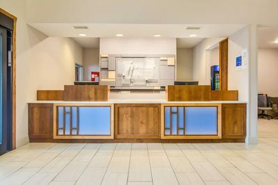Holiday Inn Express Hotel & Suites Custer by IHG