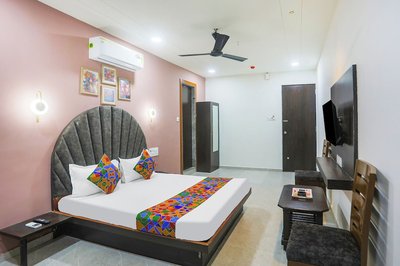 Fabhotel River View