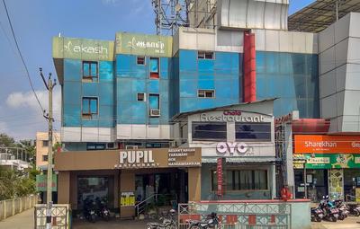 OYO 29267 Hotel Akash Inn