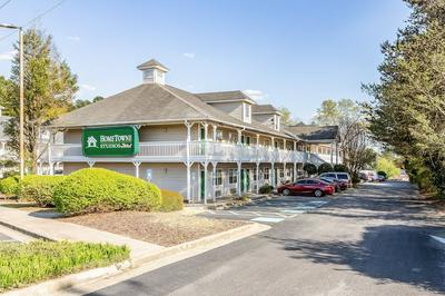 HomeTowne Studios by Red Roof Atlanta NE - Norcross South