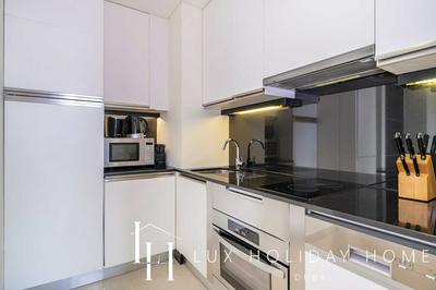 LUX  The JW Marina Studio