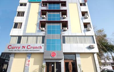 OYO 10893 Hotel Divine Inn