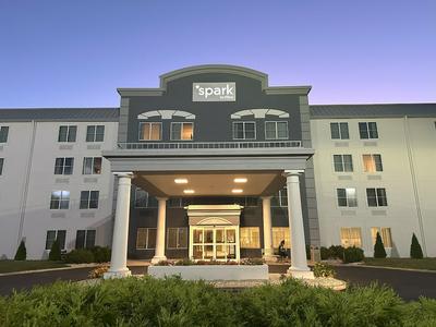 Spark By Hilton Walker Grand Rapids North