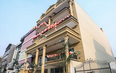 OYO 23088 Hotel Dev Palace