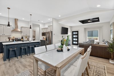 Plush & Roomy - Perfect For All Ages Near Ku & Kc 3 Bedroom Duplex