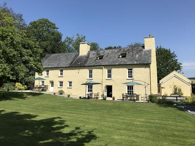 Tŷ Mawr Country Hotel