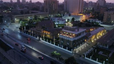 Maison Maxim De Lesseps