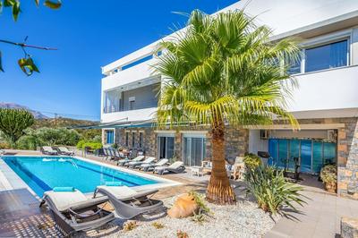 Villa Friends With Private Pool