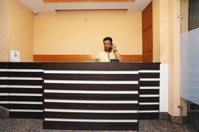 OYO 16058 Classic Inn