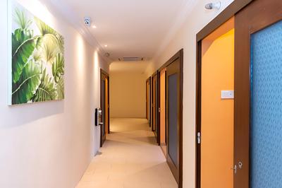 Momostay Capsule Hotel