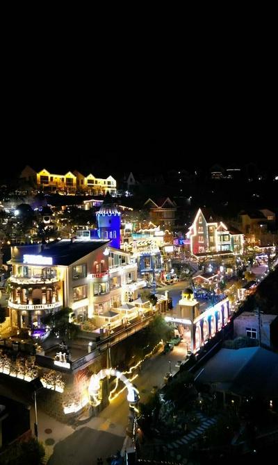 Laoshan Swan Castle Vacation Garden B&B