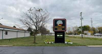 Deluxe Inn by OYO Near Toledo Ohio