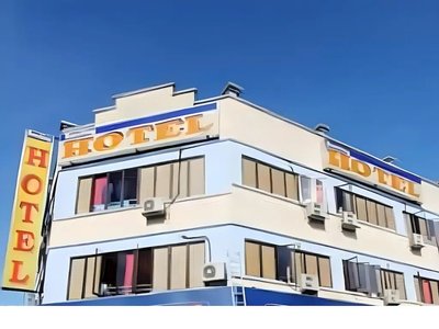 Ark Banting Hotel