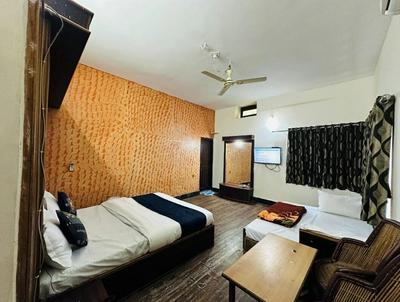 Hotel SSR Palace Mount Abu