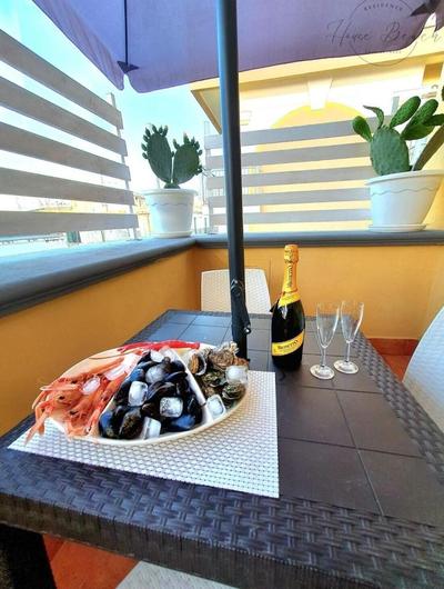 Black Suite With Terrace, sea View Located in the Center